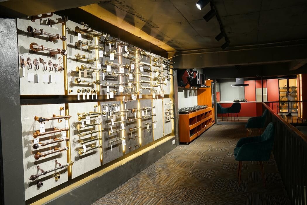 Images SHP Hardware Studio