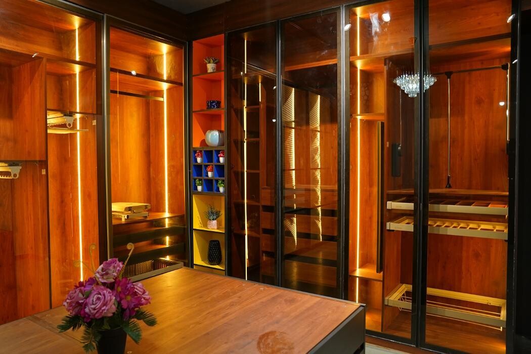 Images SHP Hardware Studio