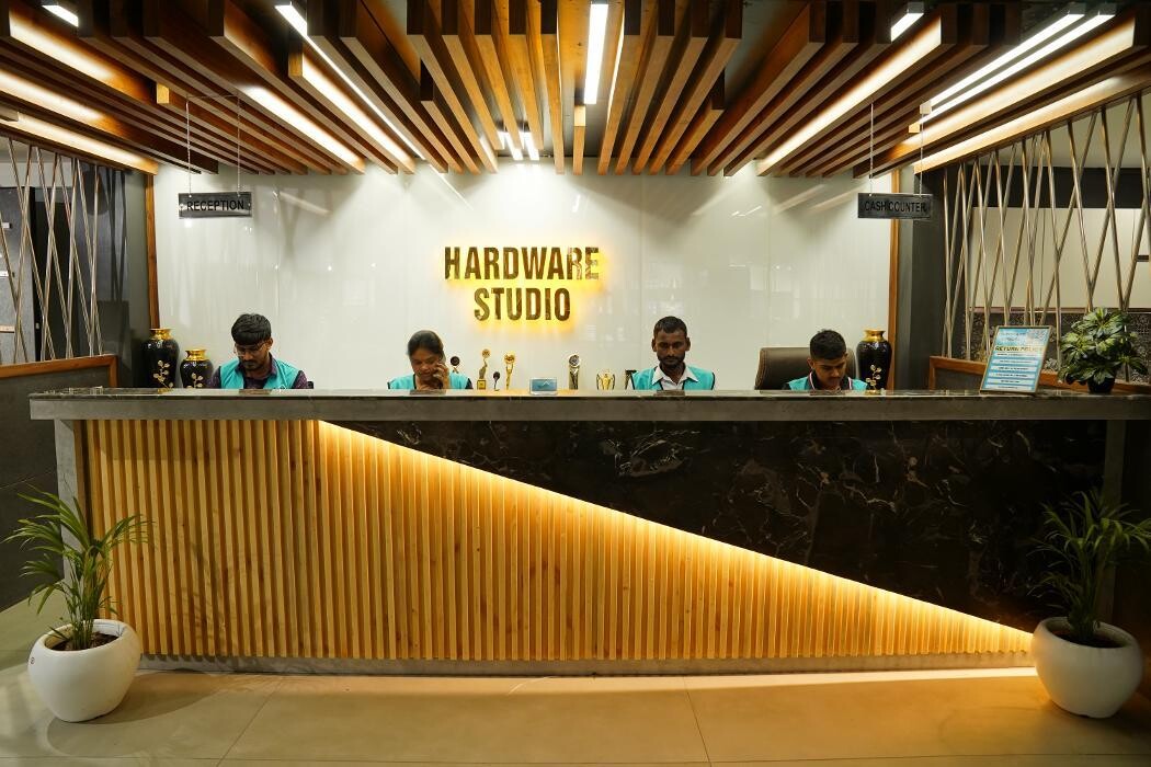 Images SHP Hardware Studio