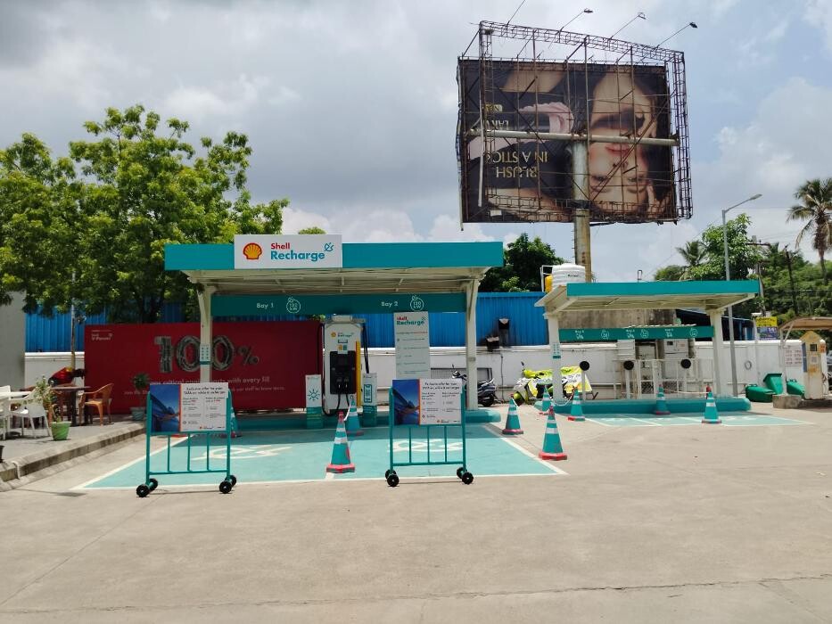 Images Shell Recharge Charging Station