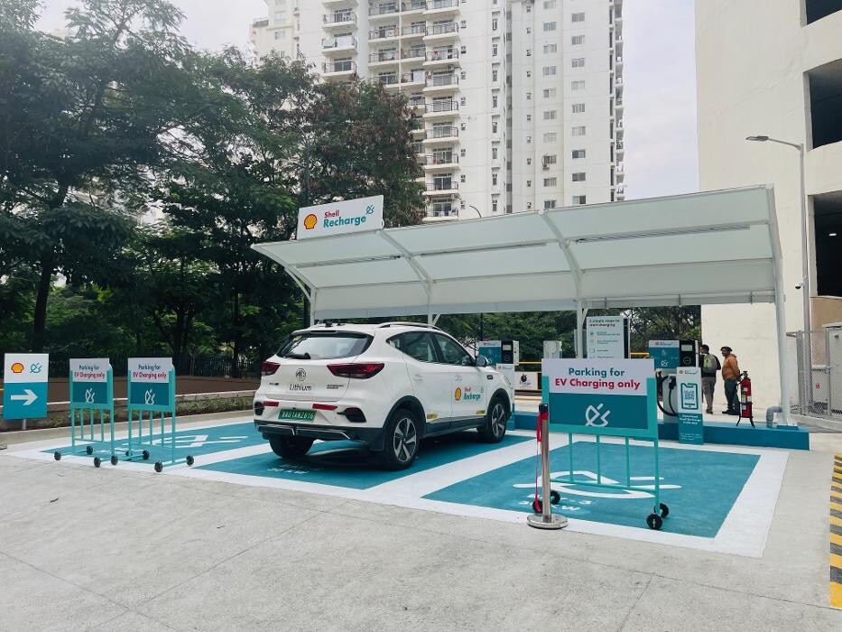 Images Shell Recharge Charging Station