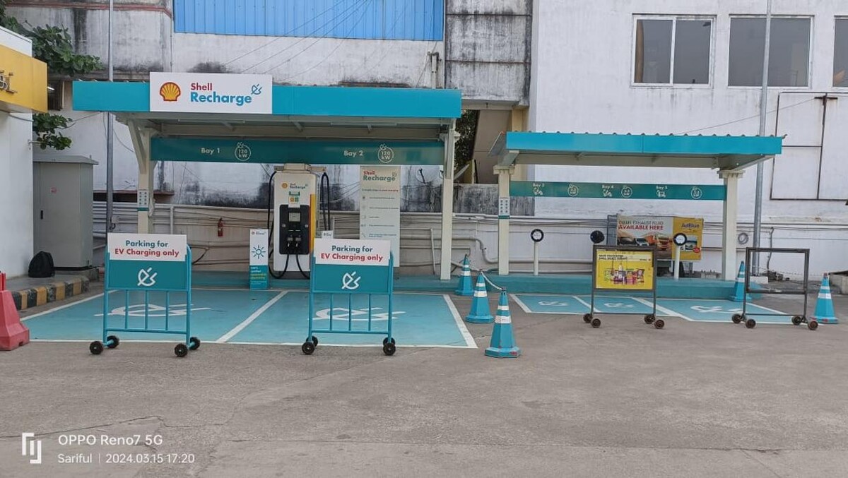 Images Shell Recharge Charging Station