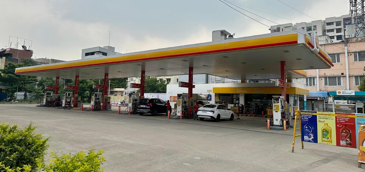 Images Shell Recharge Charging Station