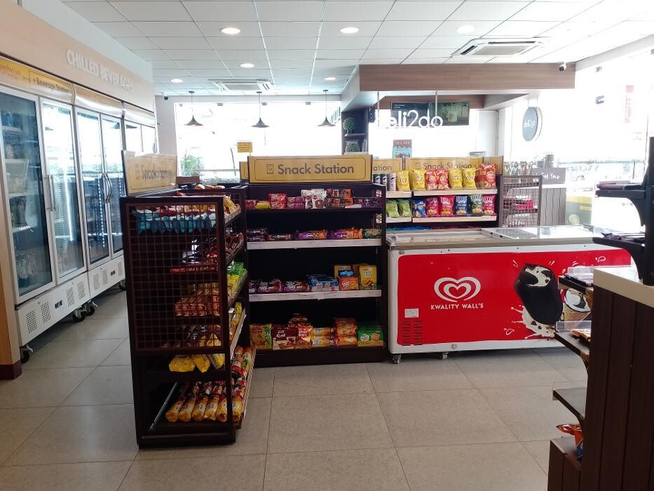 Images Shell Recharge Charging Station