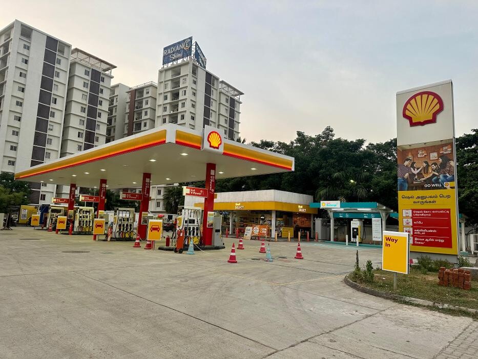 Images Shell Recharge Charging Station