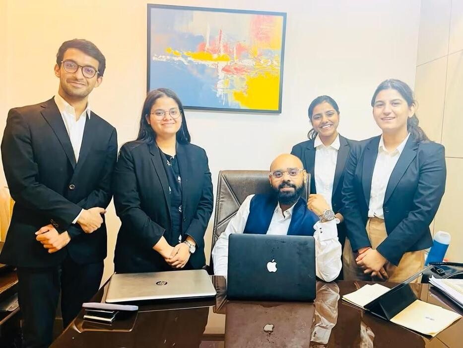 Images Preeti Singh & Associates | Elite matrimonial law firm | Prominent family lawyer | Best Divorce lawyer in Delhi