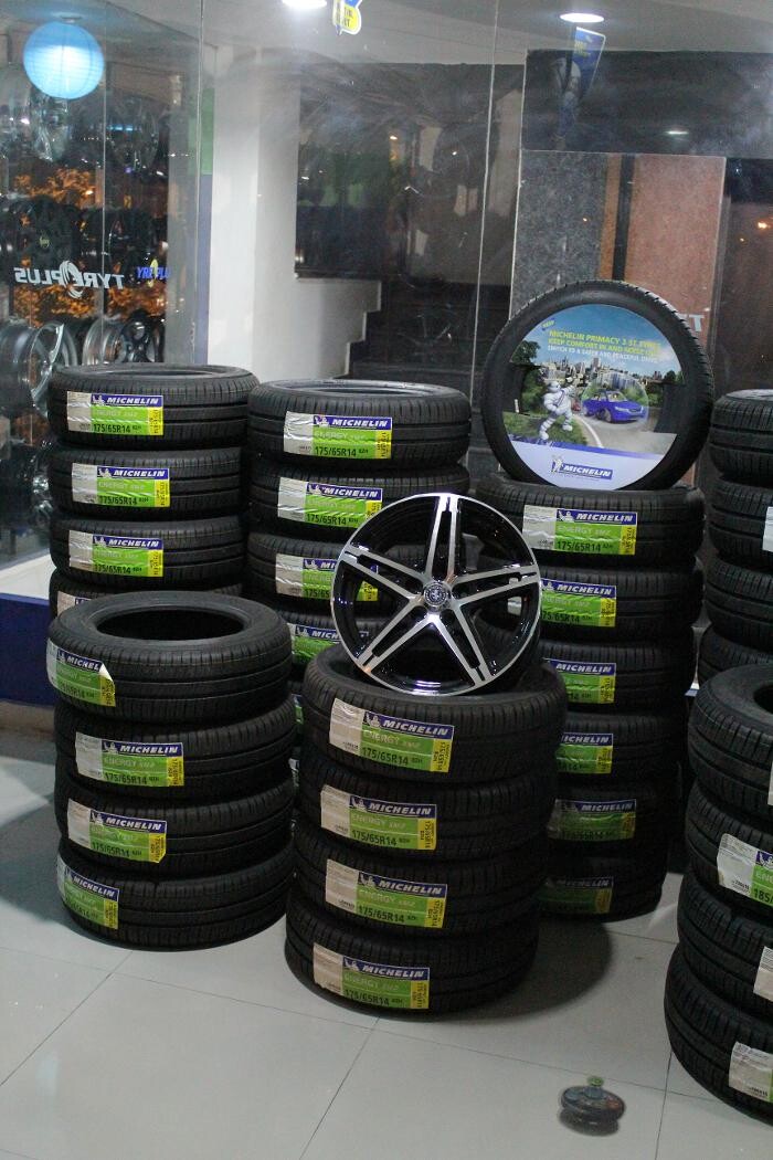 Images Michelin Tyres & Service - Tires N Trims