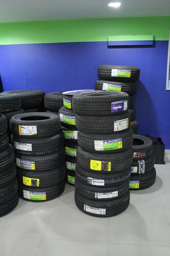Images Michelin Tyres & Service - Tires N Trims