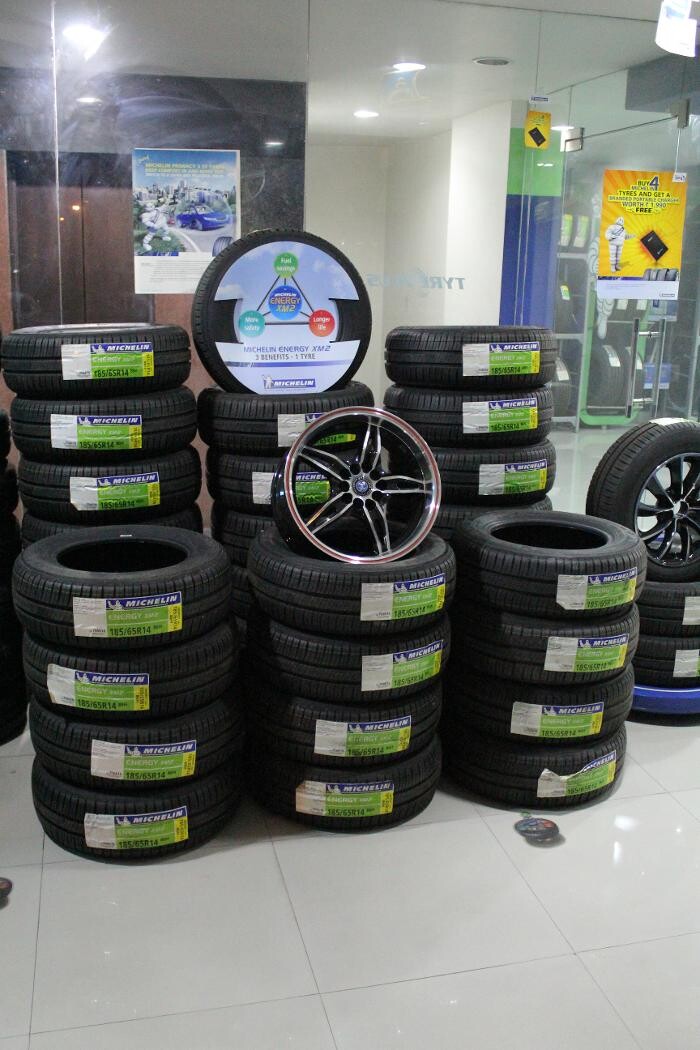 Images Michelin Tyres & Service - Tires N Trims
