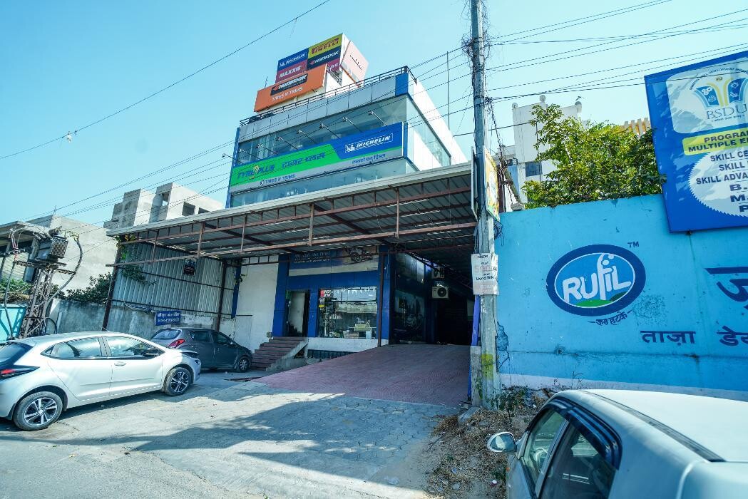 Images Michelin Tyres & Service - Tires N Trims