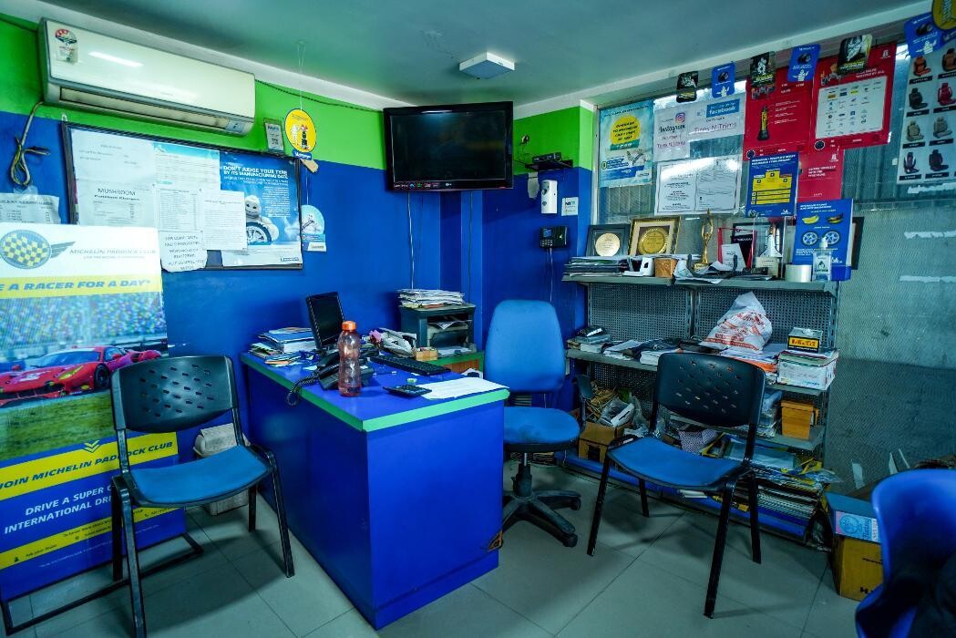 Images Michelin Tyres & Service - Tires N Trims