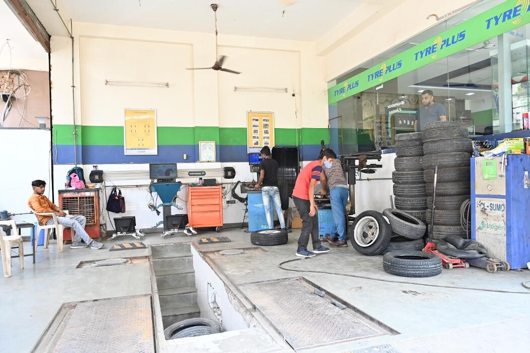 Images Michelin Tyres & Car Service - Okara Wheel Care