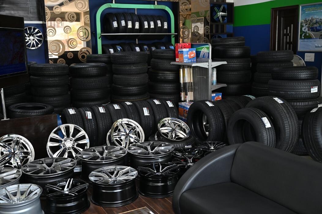 Images Michelin Tyres & Car Service - Okara Wheel Care