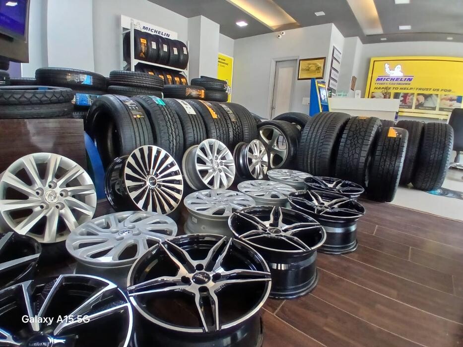 Images Michelin Tyres & Car Service - Okara Wheel Care