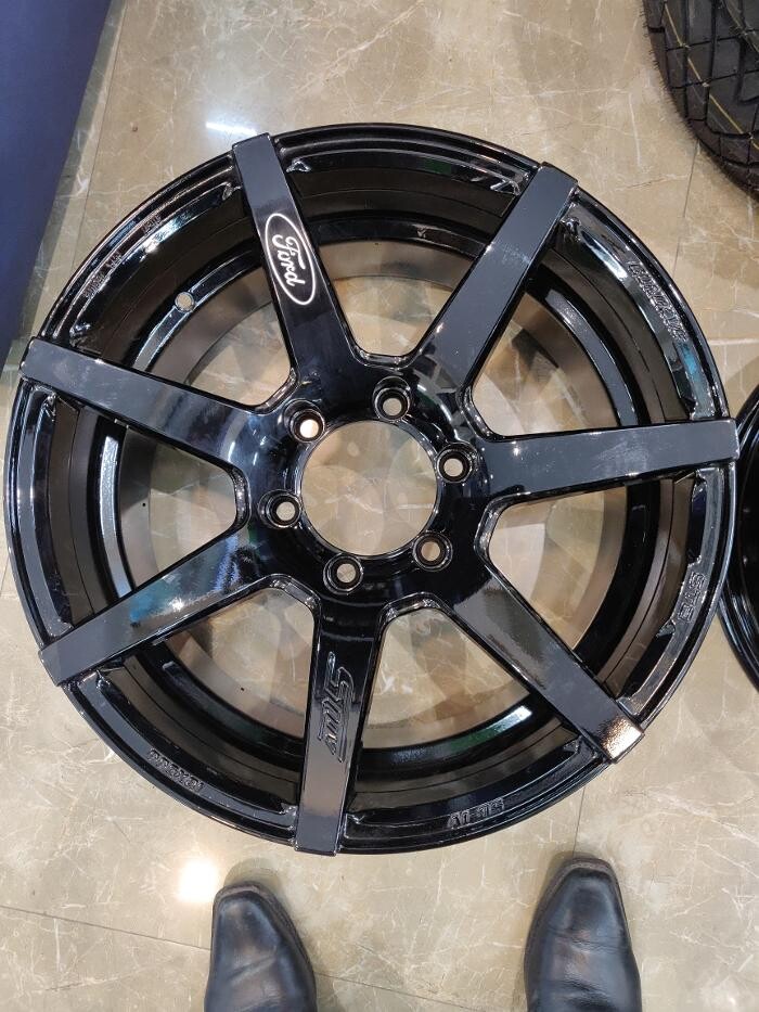 Images Michelin Tyres & Service - Super Tyres