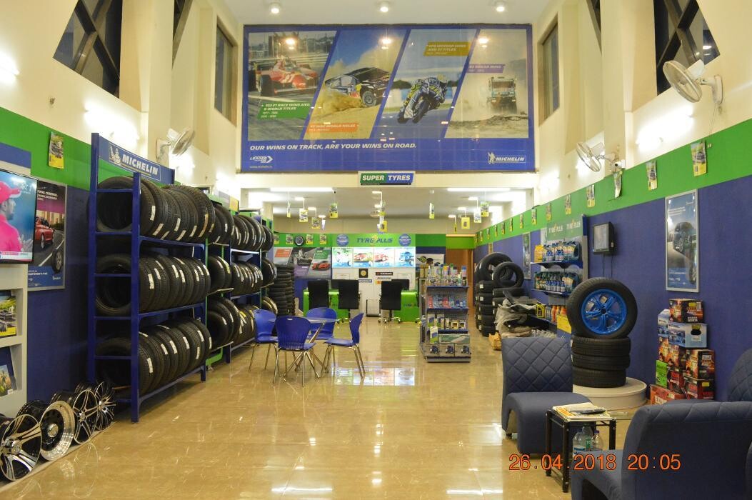 Images Michelin Tyres & Service - Super Tyres