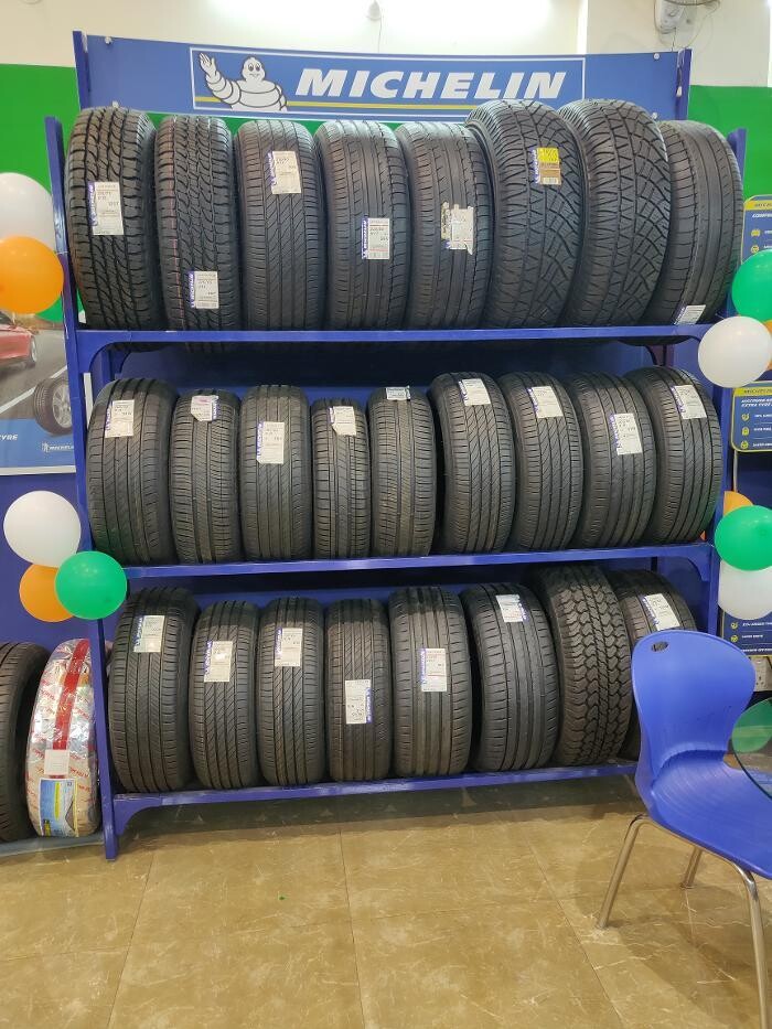 Images Michelin Tyres & Service - Super Tyres