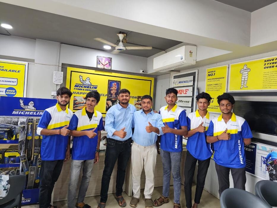 Images Michelin Tyres & Services - Nilkanth Tyre Zone