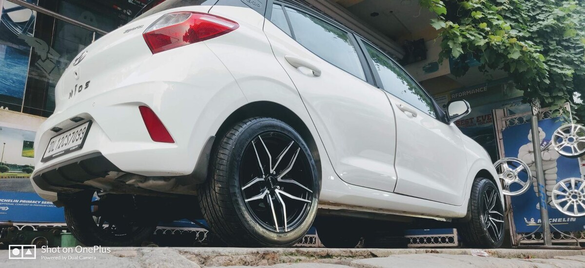 Images Michelin Tyres & Services - B. K. Tyres