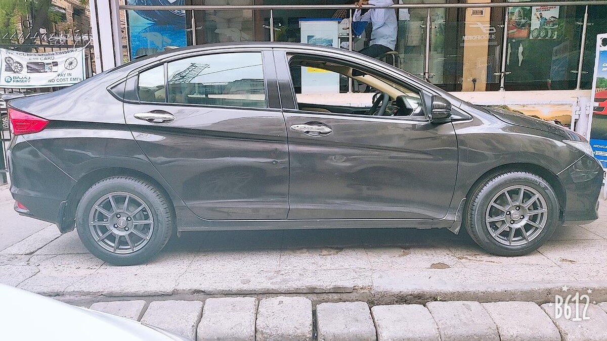 Images Michelin Tyres & Services - B. K. Tyres