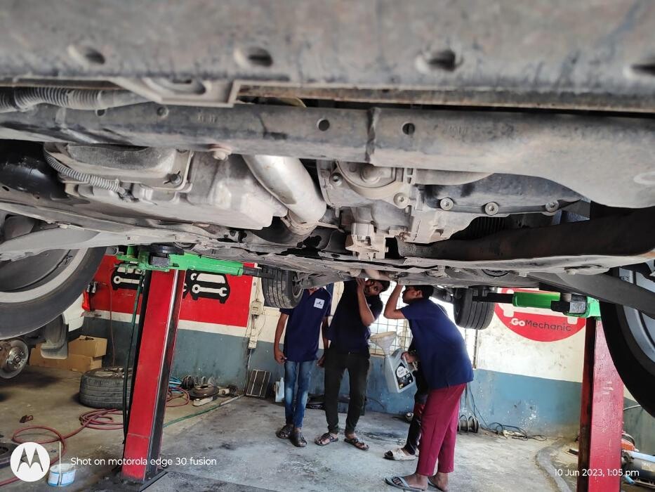 Images i Car Service -The Premier Car Service Center