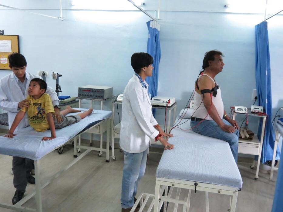 Images Dr. Vivek Jain | Healing Hands Physiotherapy | Sports Injury & Rehab Clinic, Indore
