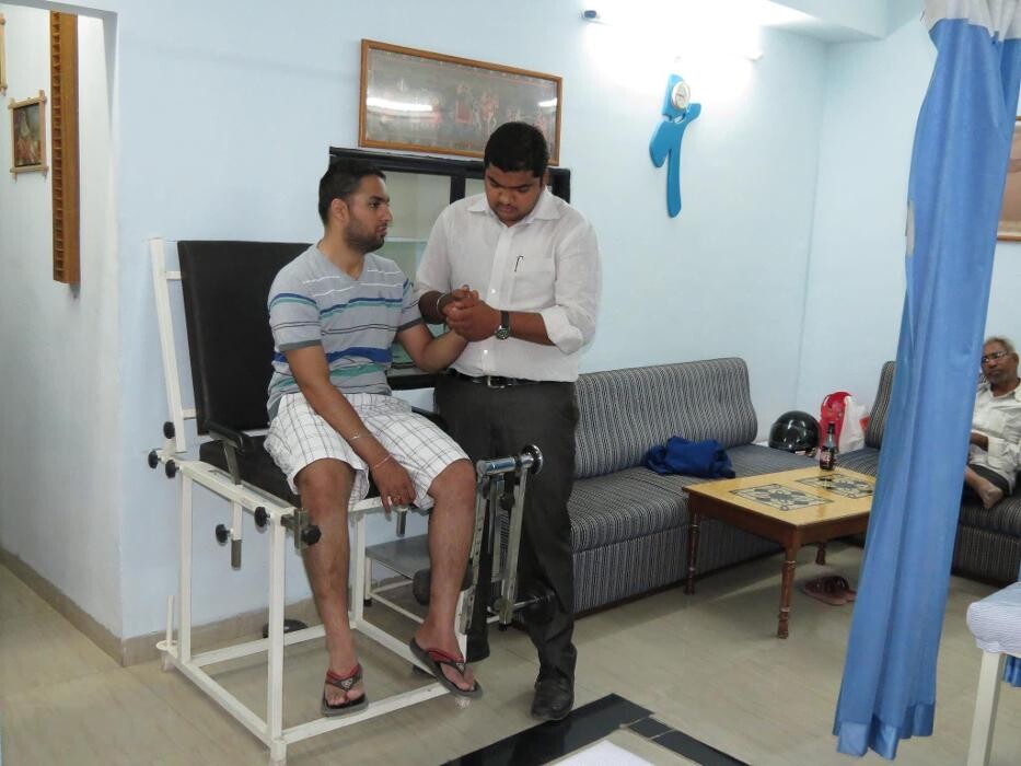 Images Dr. Vivek Jain | Healing Hands Physiotherapy | Sports Injury & Rehab Clinic, Indore
