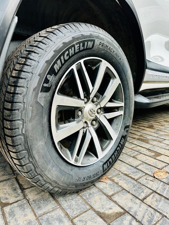 Images Michelin Tyres & Services - Universal Tyres