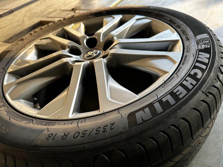 Images Michelin Tyres & Services - Universal Tyres