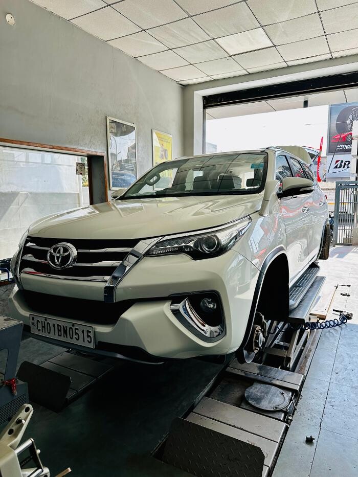 Images Michelin Tyres & Services - Universal Tyres