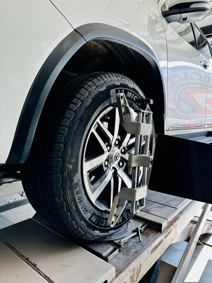 Images Michelin Tyres & Services - Universal Tyres