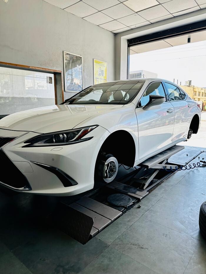 Images Michelin Tyres & Services - Universal Tyres