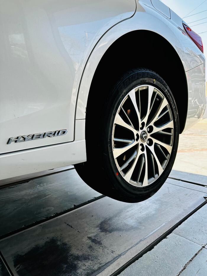 Images Michelin Tyres & Services - Universal Tyres