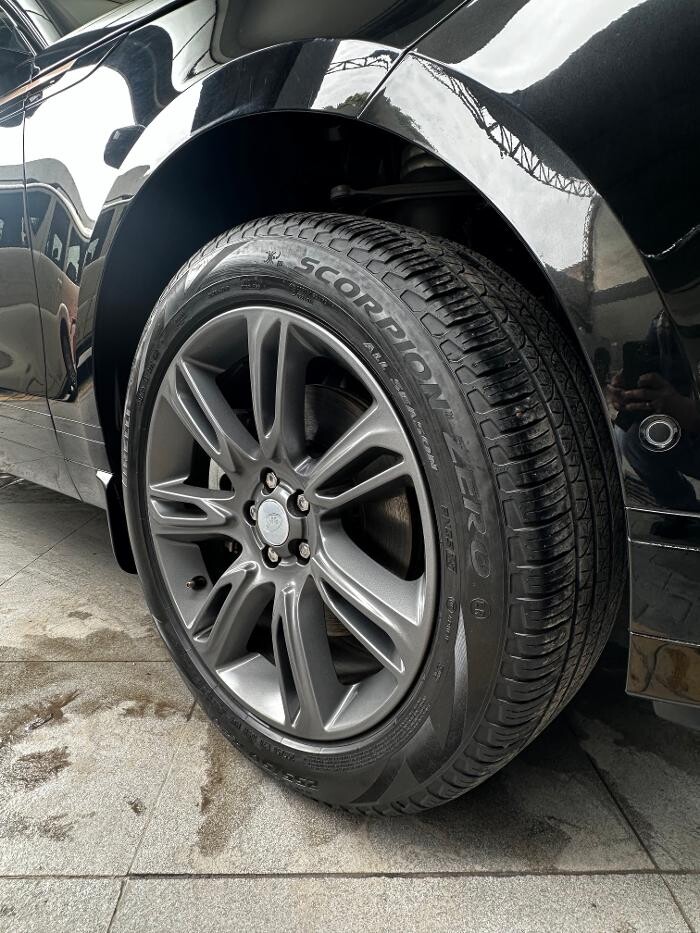 Images Michelin Tyres & Services - Universal Tyres