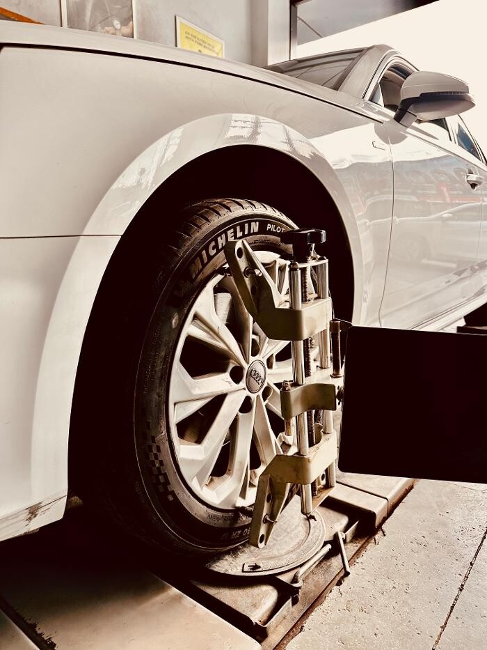 Images Michelin Tyres & Services - Universal Tyres