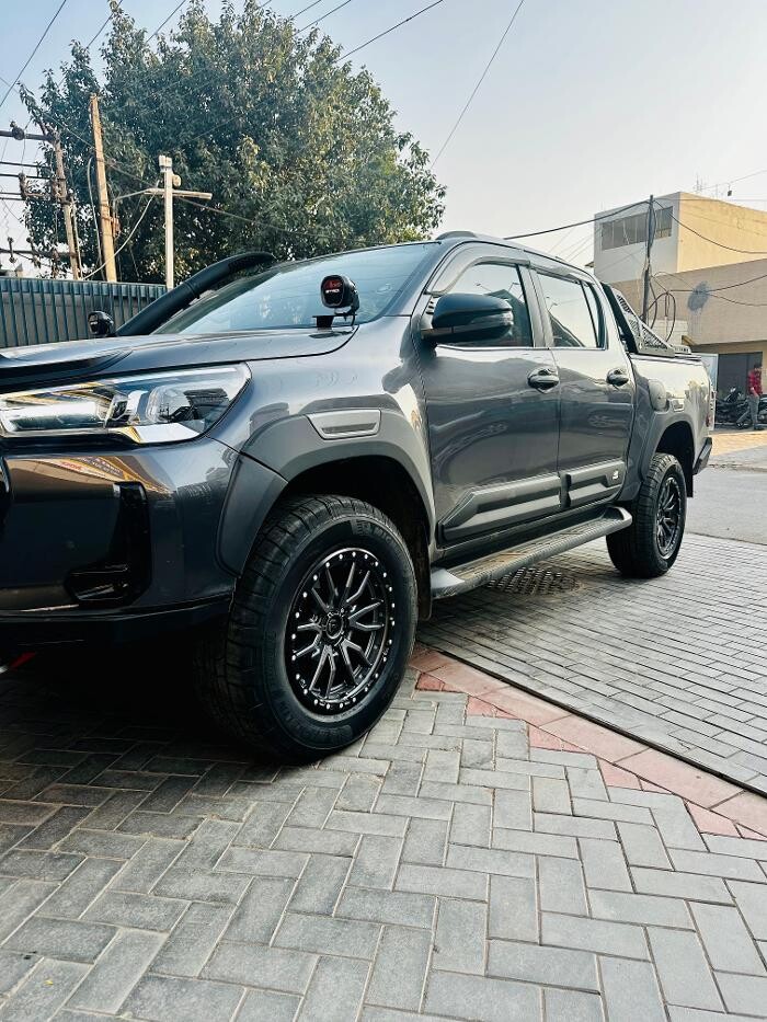 Images Michelin Tyres & Services - Universal Tyres