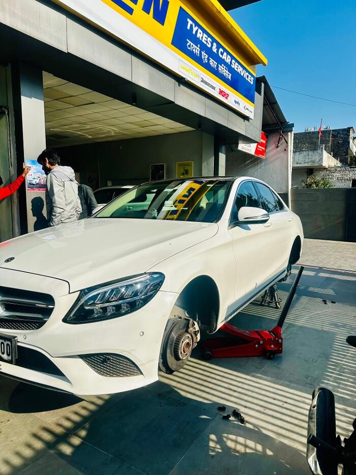 Images Michelin Tyres & Services - Universal Tyres