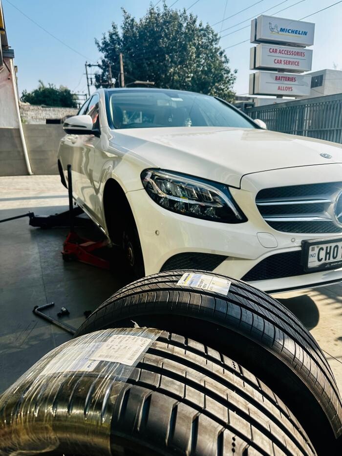 Images Michelin Tyres & Services - Universal Tyres