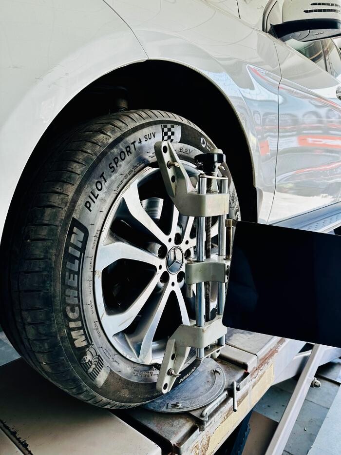 Images Michelin Tyres & Services - Universal Tyres