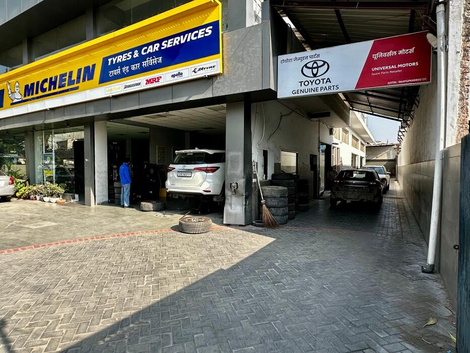 Images Michelin Tyres & Services - Universal Tyres