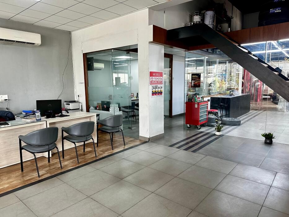 Images Michelin Tyres & Services - Universal Tyres