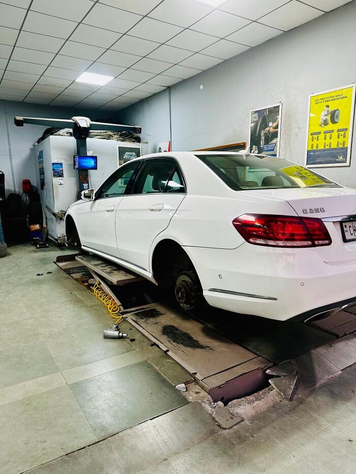 Images Michelin Tyres & Services - Universal Tyres