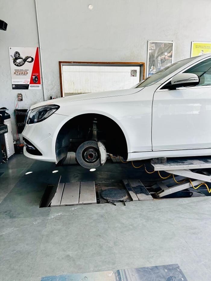 Images Michelin Tyres & Services - Universal Tyres