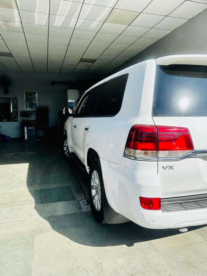 Images Michelin Tyres & Services - Universal Tyres