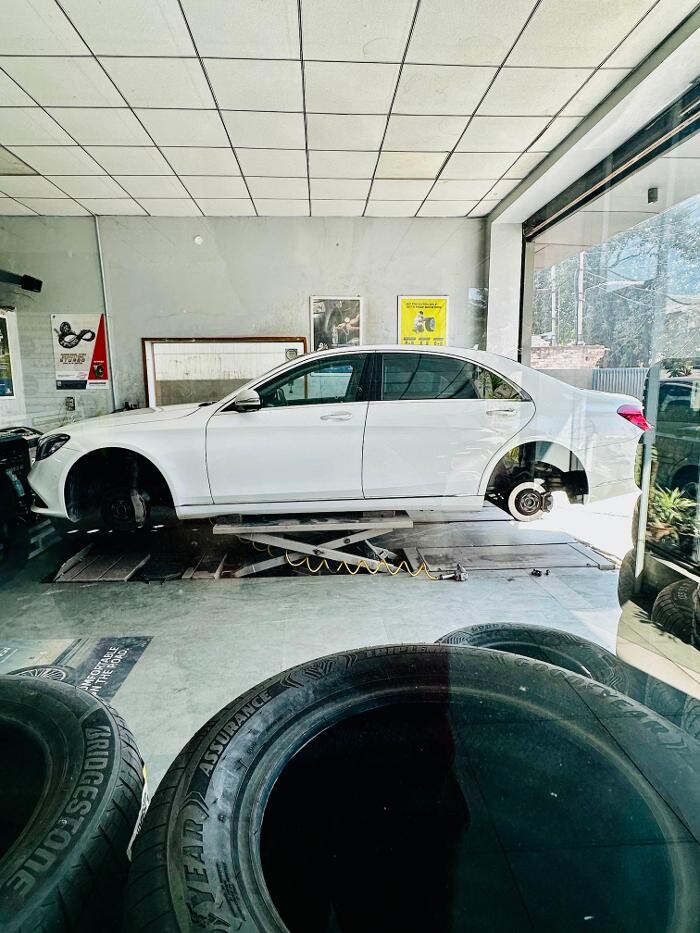 Images Michelin Tyres & Services - Universal Tyres