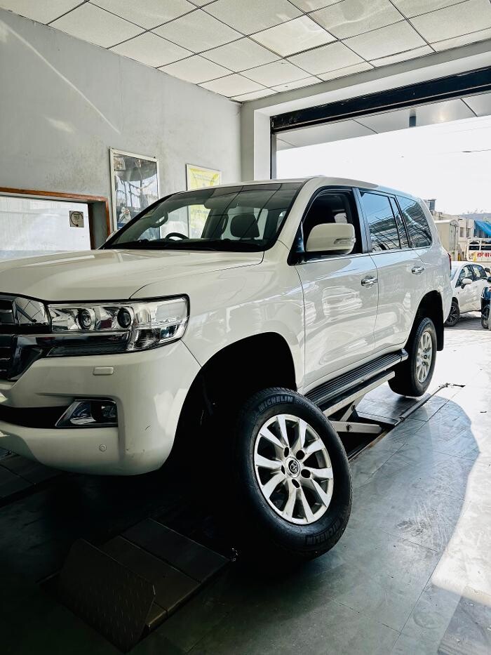 Images Michelin Tyres & Services - Universal Tyres