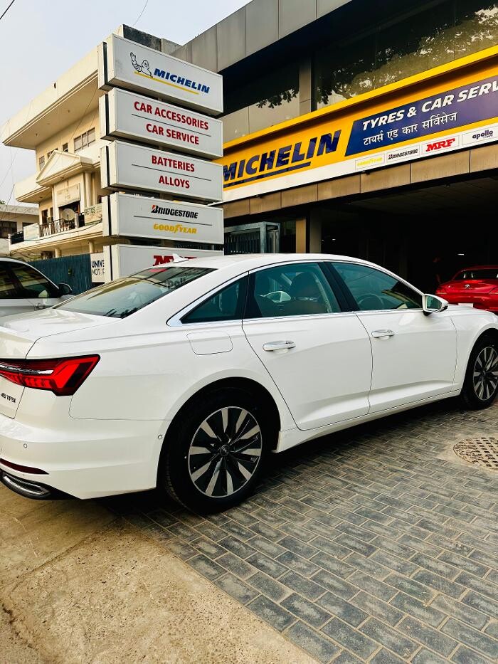 Images Michelin Tyres & Services - Universal Tyres