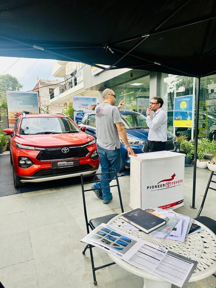 Images Michelin Tyres & Services - Universal Tyres