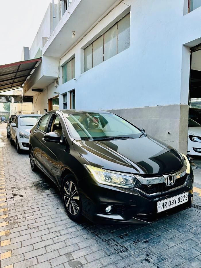 Images Michelin Tyres & Services - Universal Tyres