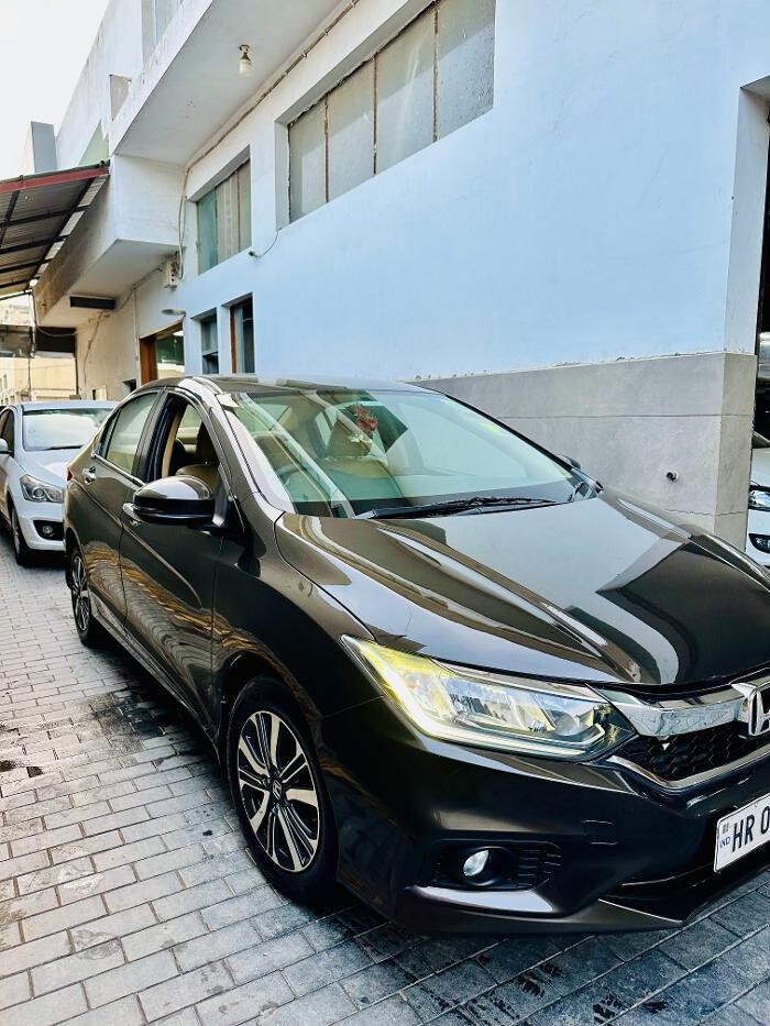 Images Michelin Tyres & Services - Universal Tyres